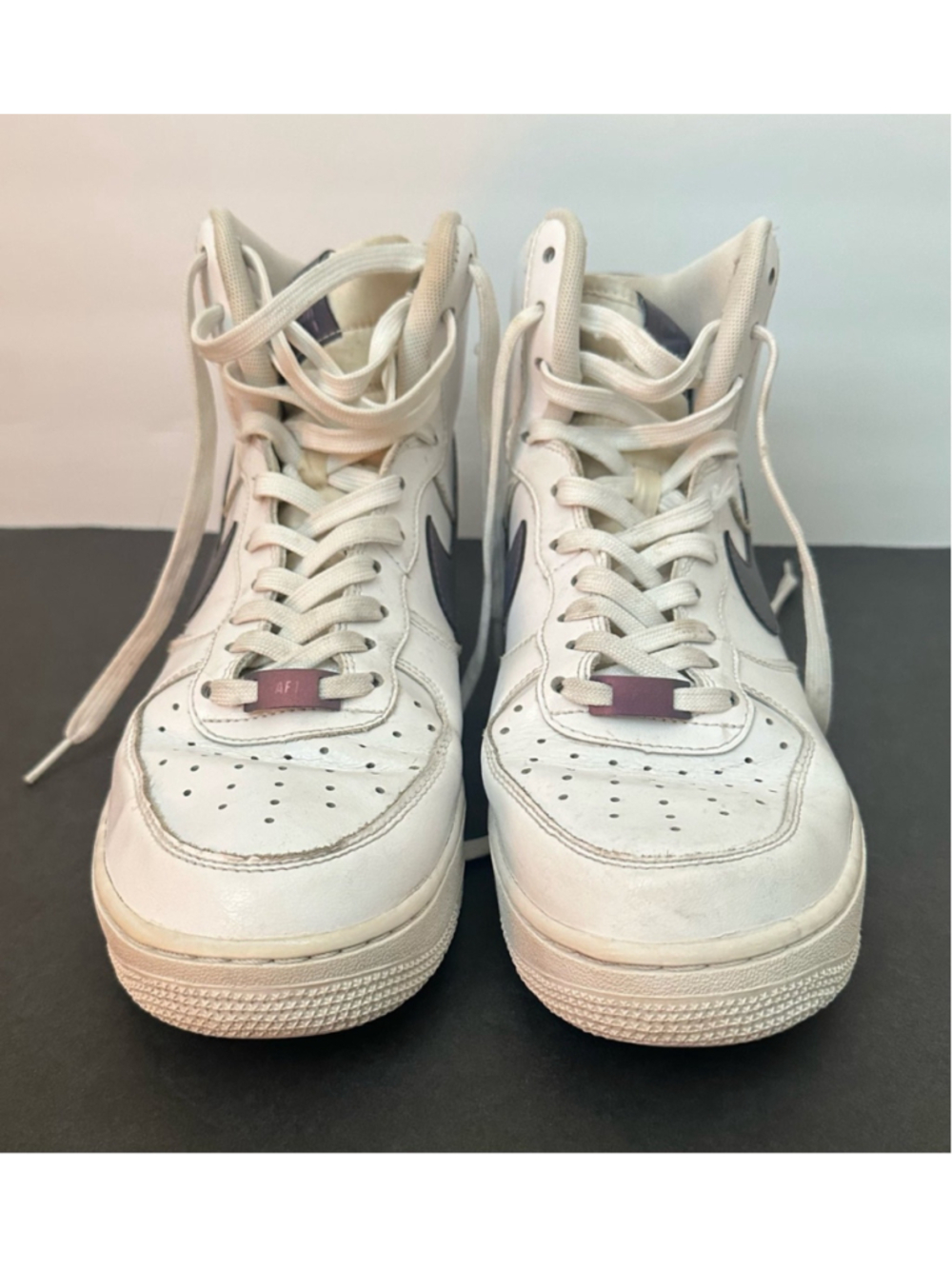 Nike Air Force 1 High Men's Athletic Shoes Size 9.5 White and Purple - No Strap